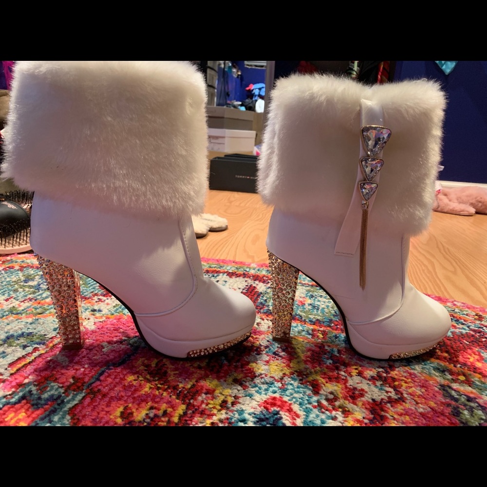Fur & rhinestone boots!